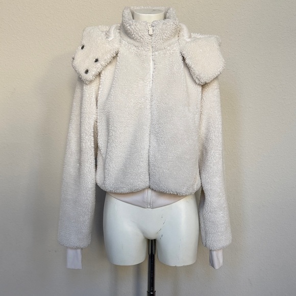 ALO Yoga Foxy Faux Sherpa Teddy Jacket - Picture 3 of 14